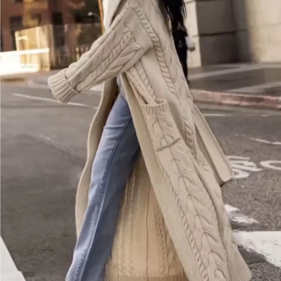 Long cardigan sweater - Picture 2 of 7